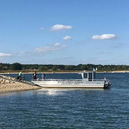 With Sauna And Terrace In Gelderland 샬레 Lathum